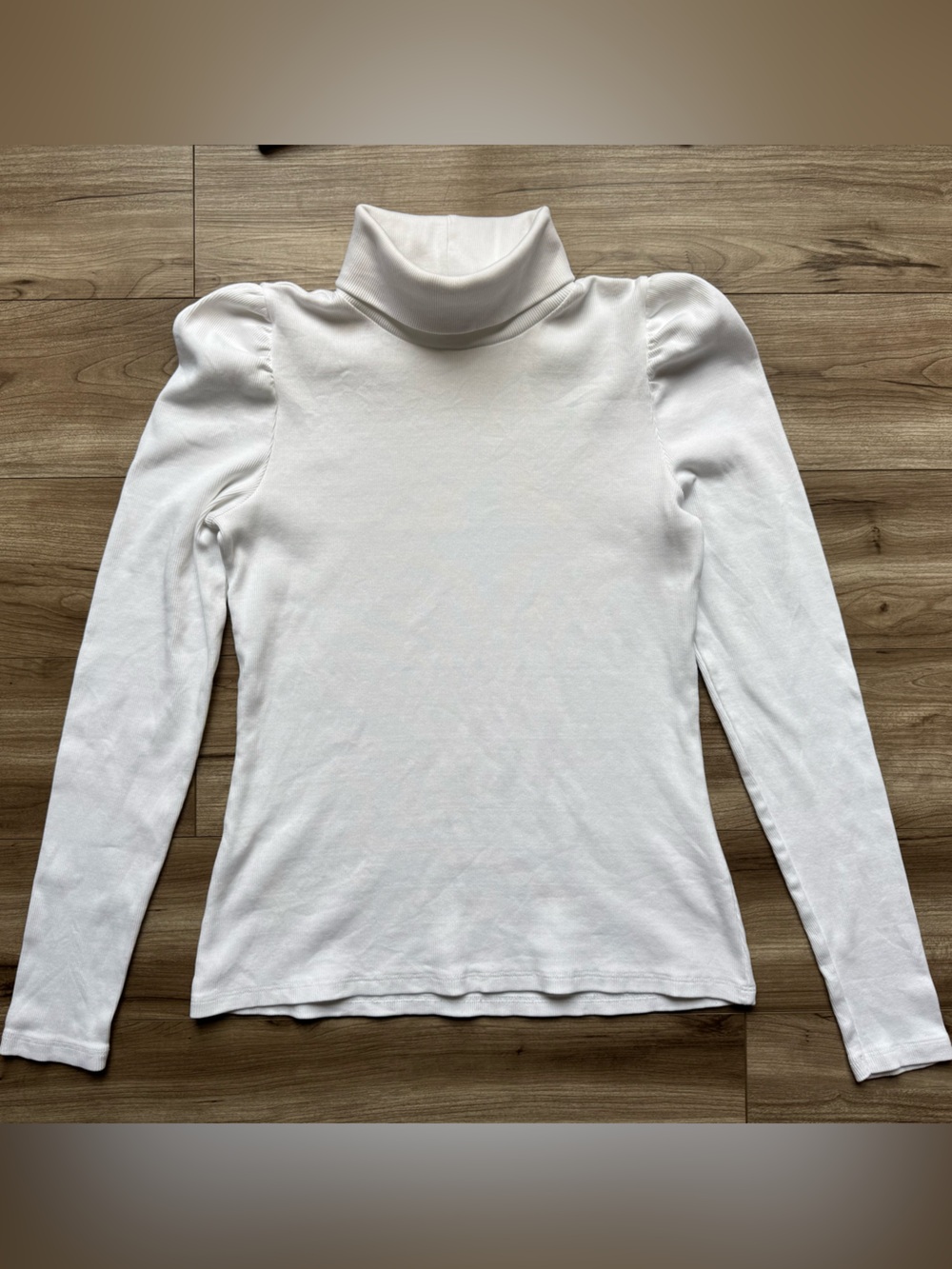Veronica Beard Cedar Turtleneck Size Medium  White Ribbed